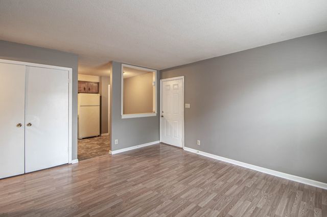 807 Golfview Pl Apt A, Clarksville, TN 37043