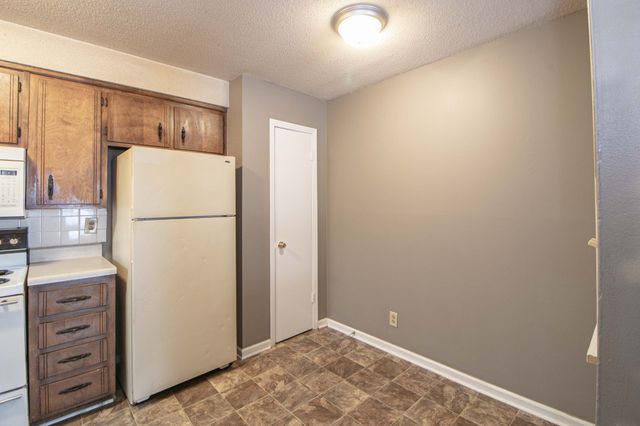 807 Golfview Pl Apt A, Clarksville, TN 37043