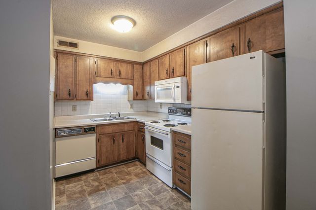 807 Golfview Pl Apt A, Clarksville, TN 37043