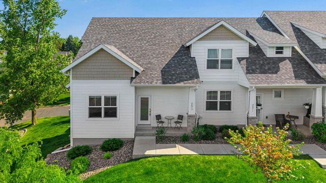 2673 New Century Place E, Maplewood, MN 55119