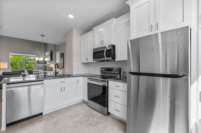 2673 New Century Place E, Maplewood, MN 55119