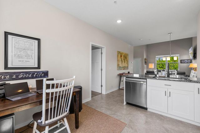 2673 New Century Place E, Maplewood, MN 55119