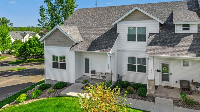 2673 New Century Place E, Maplewood, MN 55119