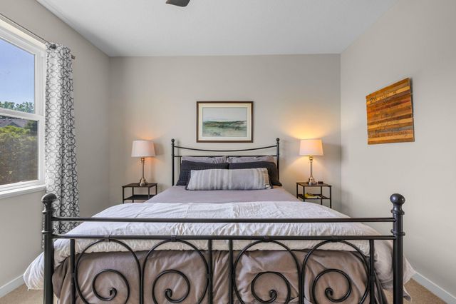 2673 New Century Place E, Maplewood, MN 55119