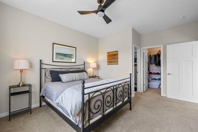 2673 New Century Place E, Maplewood, MN 55119