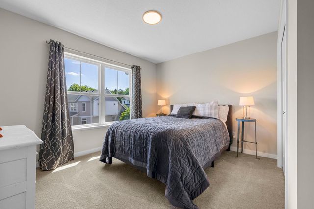 2673 New Century Place E, Maplewood, MN 55119