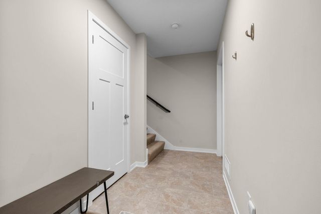 2673 New Century Place E, Maplewood, MN 55119