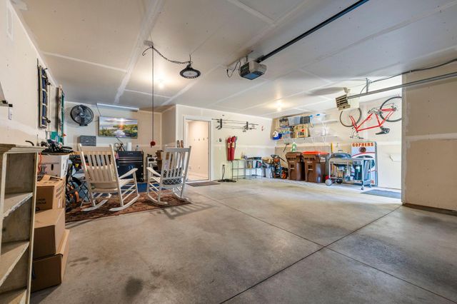 2673 New Century Place E, Maplewood, MN 55119