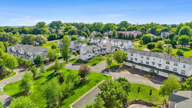 2673 New Century Place E, Maplewood, MN 55119