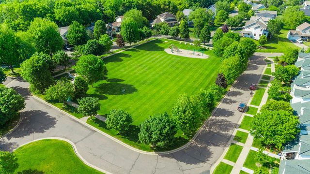 2673 New Century Place E, Maplewood, MN 55119
