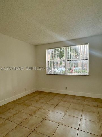 8801 Wiles Rd 103, Coral Springs, FL 33067