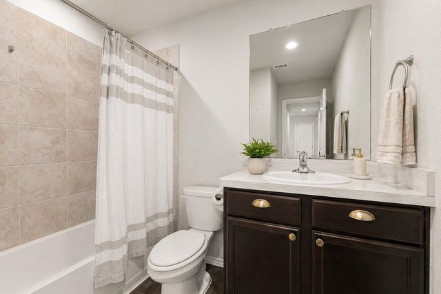 16801 Lonely Pines Drive, Conroe, TX 77302