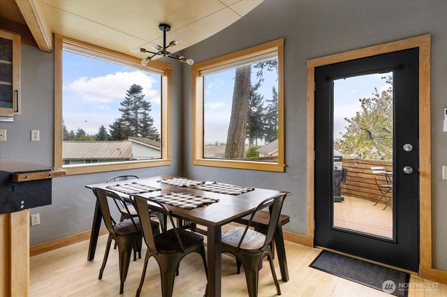 1060 Halsey Drive, Coupeville, WA 98239