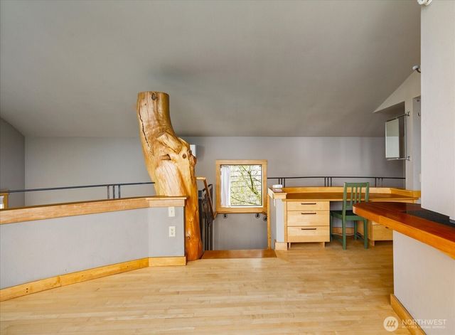 1060 Halsey Drive, Coupeville, WA 98239