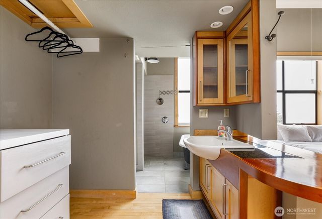 1060 Halsey Drive, Coupeville, WA 98239