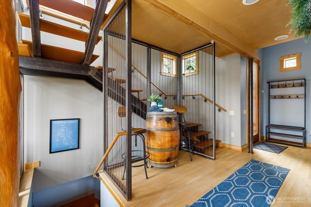 1060 Halsey Drive, Coupeville, WA 98239