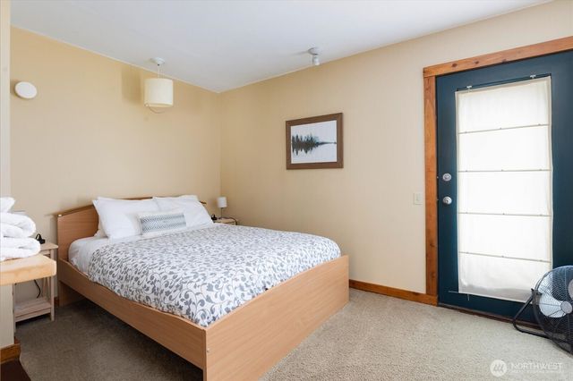 1060 Halsey Drive, Coupeville, WA 98239