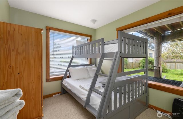 1060 Halsey Drive, Coupeville, WA 98239