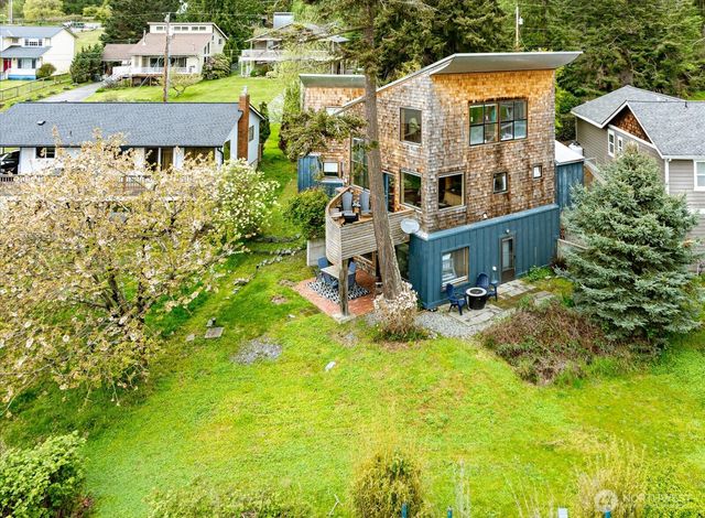 1060 Halsey Drive, Coupeville, WA 98239