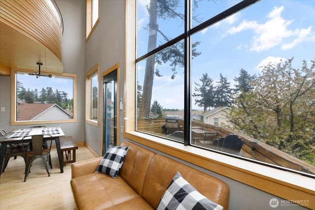 1060 Halsey Drive, Coupeville, WA 98239