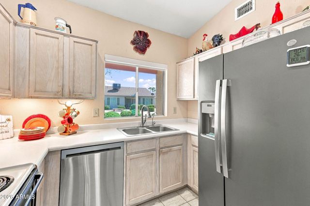 1873 E PEACH TREE Drive, Chandler, AZ 85249