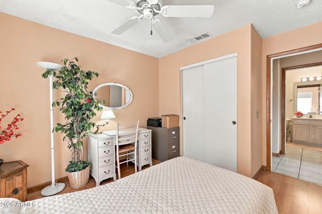 1873 E PEACH TREE Drive, Chandler, AZ 85249