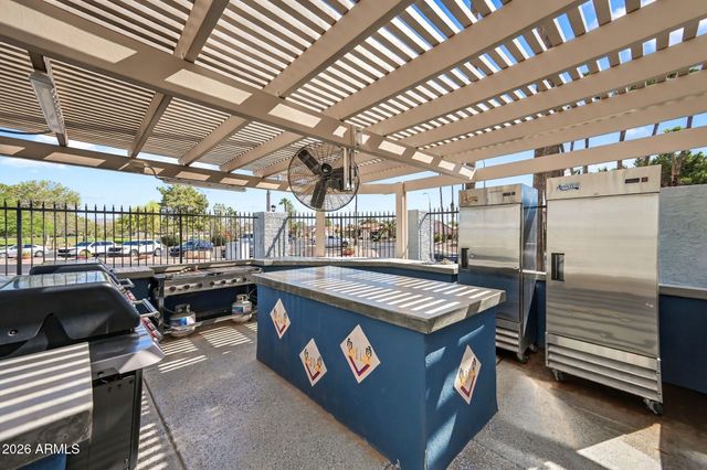 1873 E PEACH TREE Drive, Chandler, AZ 85249