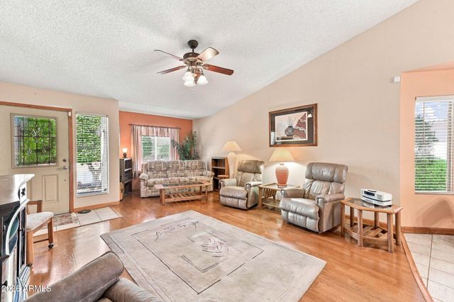 1873 E PEACH TREE Drive, Chandler, AZ 85249