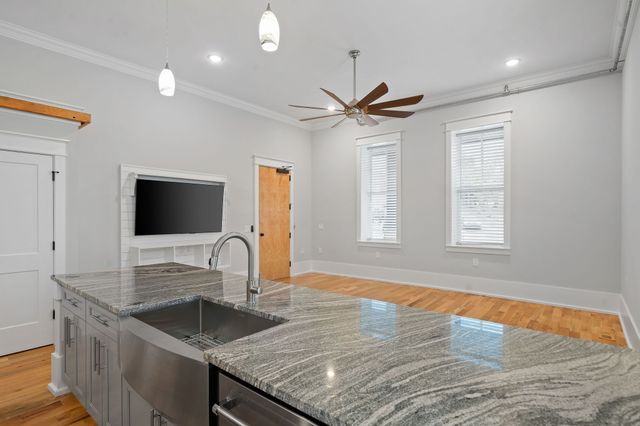 638 Madison St Apt 3, Clarksville, TN 37040