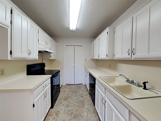 5211 Wild Horse Court, Arlington, TX 76017