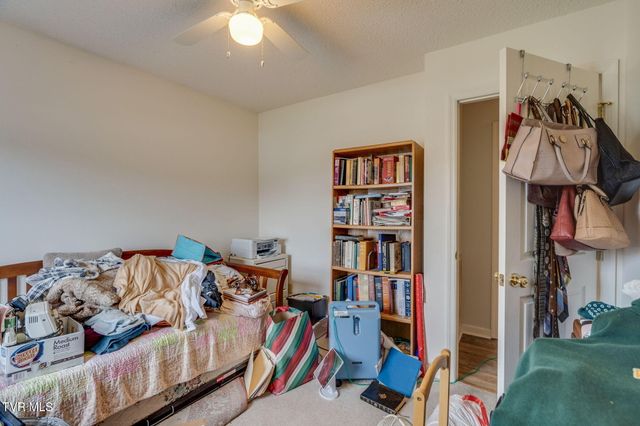 153 Valley Crest Drive, Mount Carmel, TN 37645