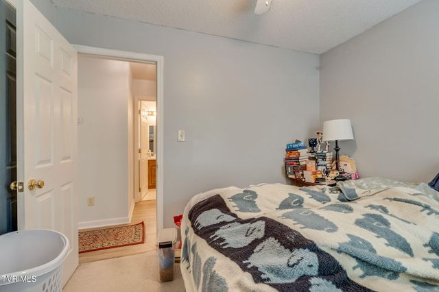 153 Valley Crest Drive, Mount Carmel, TN 37645