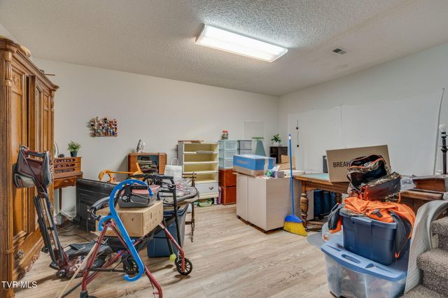 153 Valley Crest Drive, Mount Carmel, TN 37645