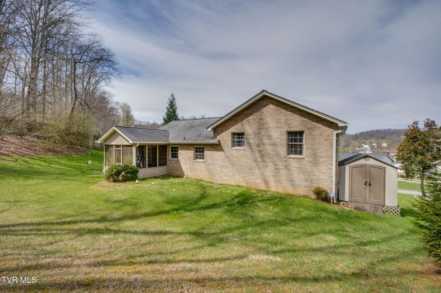 153 Valley Crest Drive, Mount Carmel, TN 37645