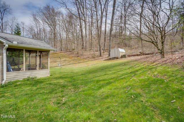 153 Valley Crest Drive, Mount Carmel, TN 37645