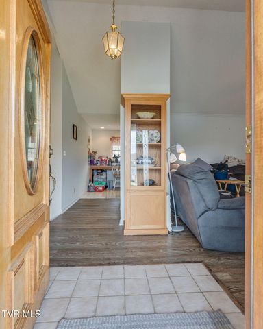 153 Valley Crest Drive, Mount Carmel, TN 37645