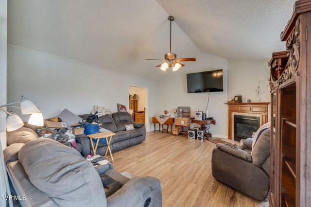 153 Valley Crest Drive, Mount Carmel, TN 37645