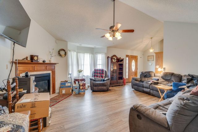 153 Valley Crest Drive, Mount Carmel, TN 37645