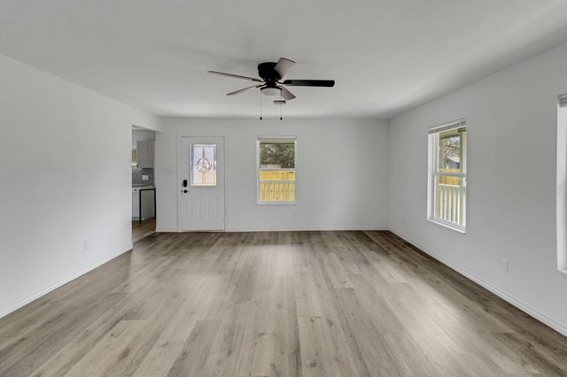 990 Wall Street, Houston, TX 77088