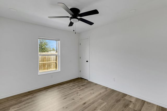 990 Wall Street, Houston, TX 77088