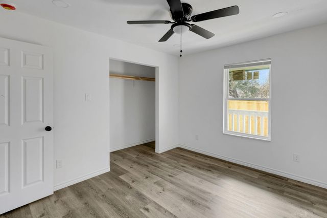 990 Wall Street, Houston, TX 77088