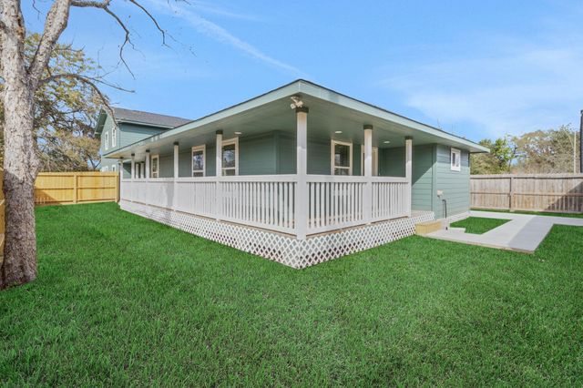 990 Wall Street, Houston, TX 77088