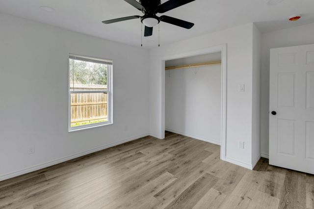 990 Wall Street, Houston, TX 77088