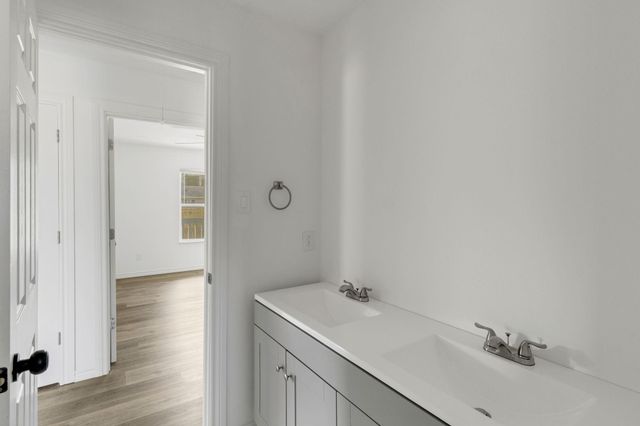 990 Wall Street, Houston, TX 77088