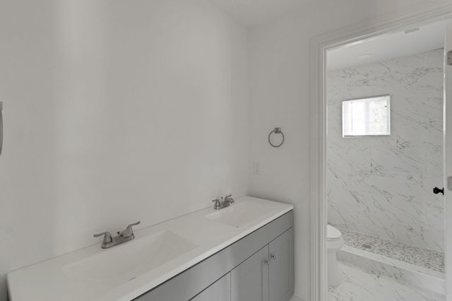 990 Wall Street, Houston, TX 77088