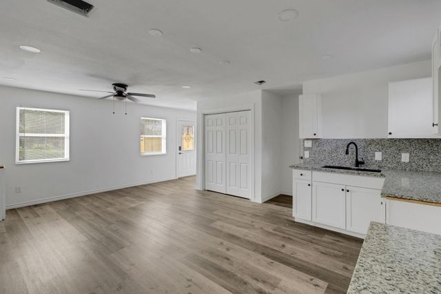 990 Wall Street, Houston, TX 77088