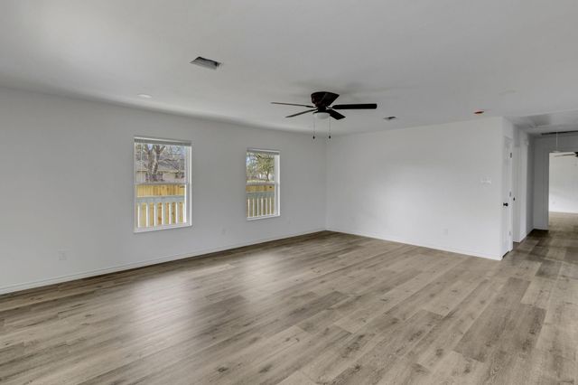 990 Wall Street, Houston, TX 77088