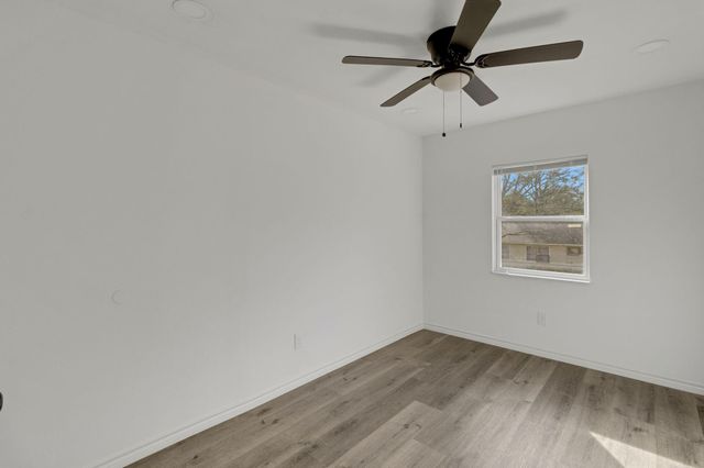 990 Wall Street, Houston, TX 77088