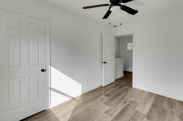 990 Wall Street, Houston, TX 77088