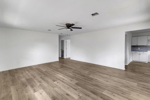 990 Wall Street, Houston, TX 77088